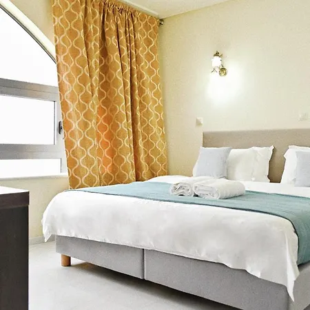 New Times & Near Metro Station Center Aparthotel *