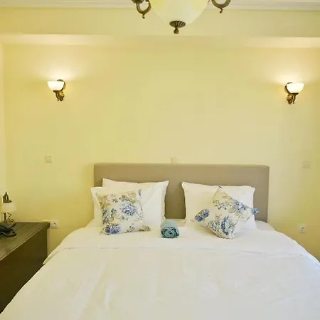 New Times & Near Metro Station Center Apartahotel