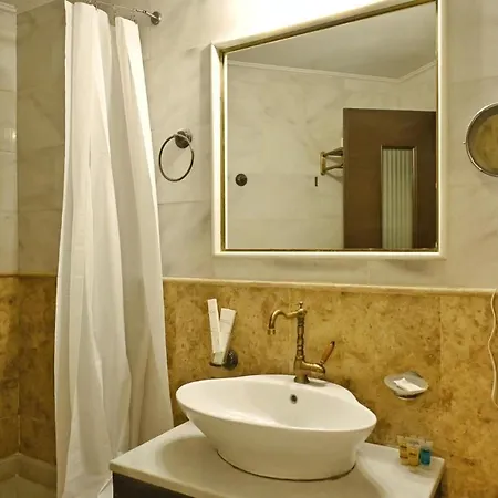 New Times & Near Metro Station Center Aparthotel