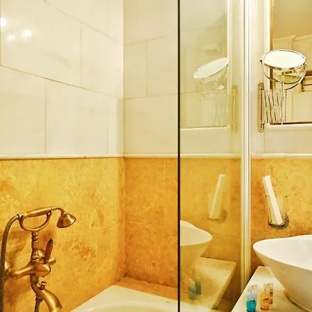 Aparthotel New Times & Near Metro Station Center Athens