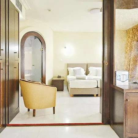 New Times & Near Metro Station Center Aparthotel *